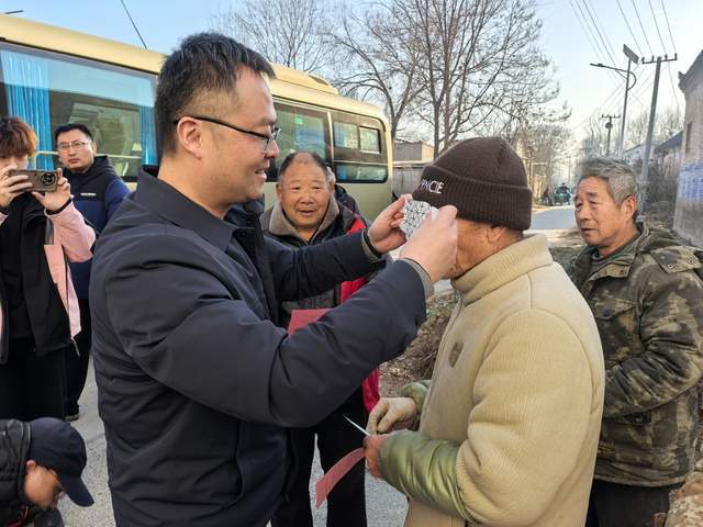 职业学院医药学院党总支开展主题党日活动龙8long8国际唯一网站河南应用技术(图2)