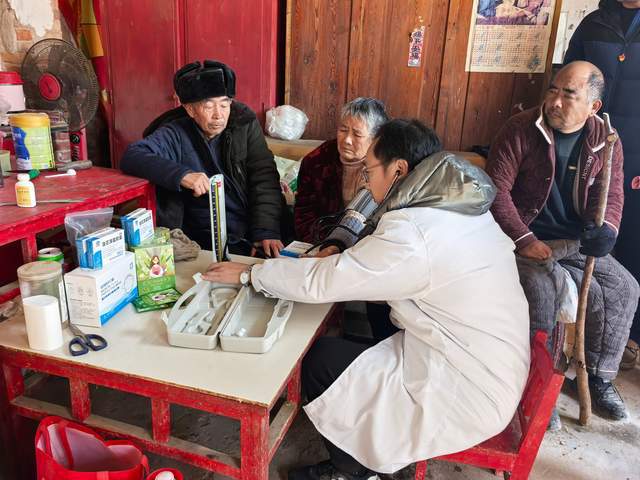 职业学院医药学院党总支开展主题党日活动龙8long8国际唯一网站河南应用技术(图4)